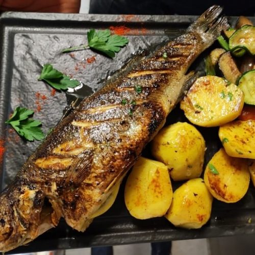 Branzino alla griglia Seebarsch im Ganzen gegrillt Pizzeria da Mario Wien Branzino alla griglia Seebarsch im Ganzen gegrillt Pizzeria da Mario Wien